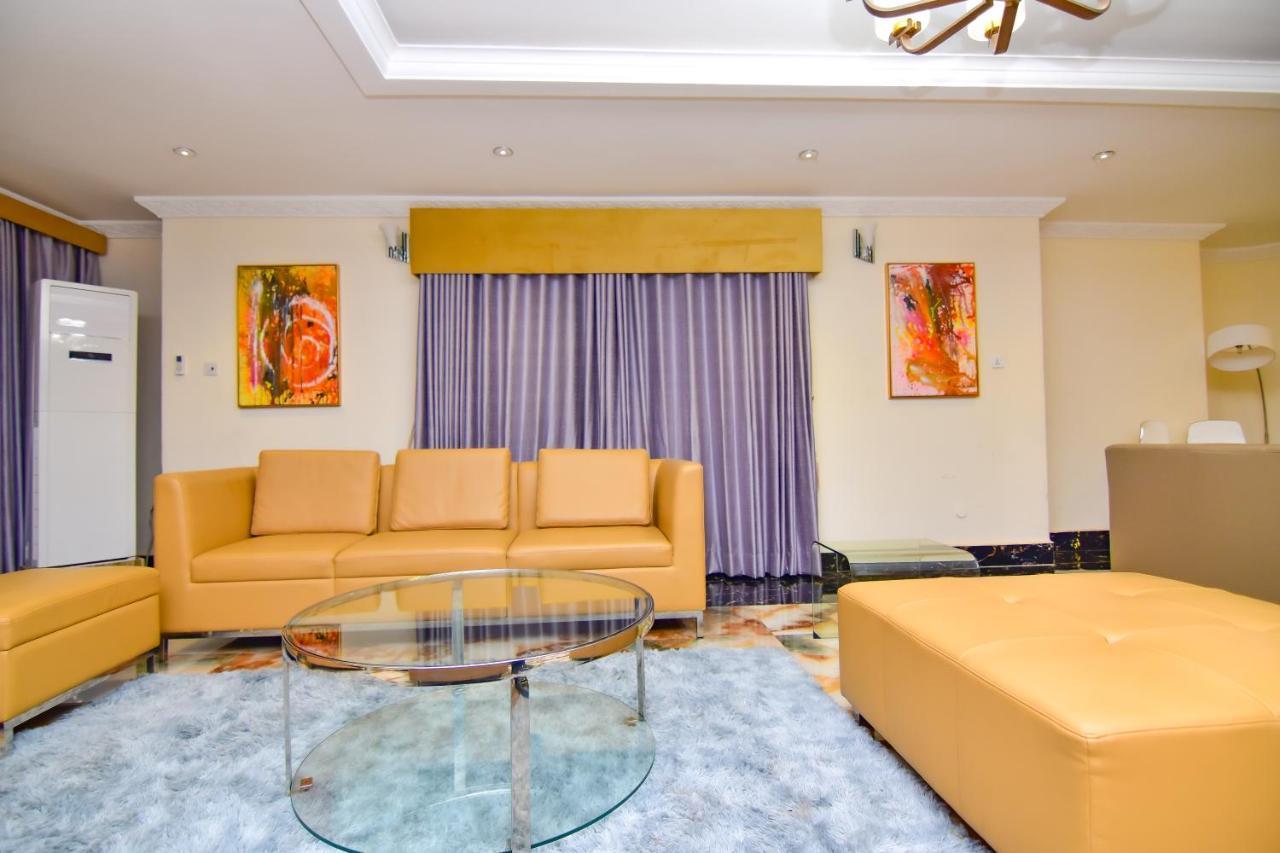 The Hallmark Hub, Hotel & Apartments Abuja Extérieur photo